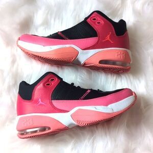 Jordan Max Aura 3 GS Pinksicle Rush Pink Coral Chalk & Black - Big Kids size: 5Y